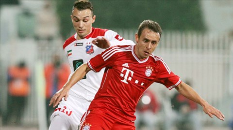Một chiến thắng sát nút là mục tiêu Bayern (phải) hướng tới