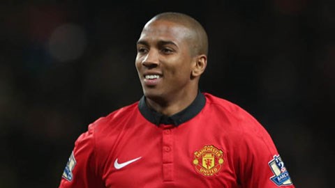 Young hiện là một trong hiếm hoi các cầu thủ Man United hợp với vị trí bám biên trong sơ đồ 3-5-2