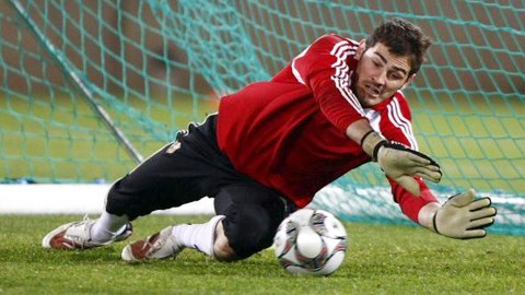 Casillas sẽ phải cố gắng nhiều nếu muốn được trọng dụng trên tuyển