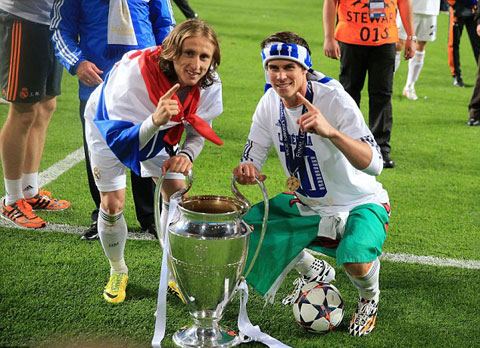 Real "trói chân" thành công Modric Real "trói chân" thành công Modric