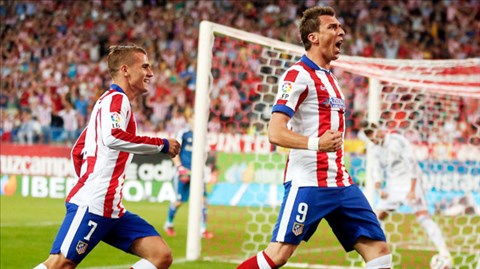 Bàn thắng của Mandzukic (phải) đã mang cúp về cho Atletico