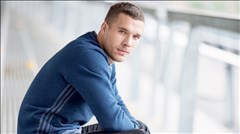 Podolski trên đường gia nhập Juventus Podolski trên đường gia nhập Juventus