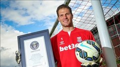 Ronaldo & Begovic được ghi vào sách kỷ lục Guinness Ronaldo & Begovic được ghi vào sách kỷ lục Guinness