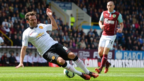 Từ vị thế “cứu tinh” khi đặt chân đến Man United hồi đầu năm, Mata giờ chẳng khác nào người thừa