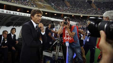 Những thay đổi về nhân sự và cách chơi của tân HLV Conte đang giúp Italia thi đấu thăng hoa