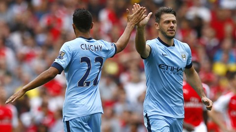 Demichelis (phải) đã giúp Man City kiếm được 1 điểm trên sân Arsenal