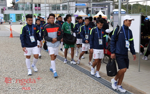 Olympic Việt Nam hăng hái tập luyện trước trận gặp Kyrgyzstan Olympic Việt Nam hăng hái tập luyện trước trận gặp Kyrgyzstan