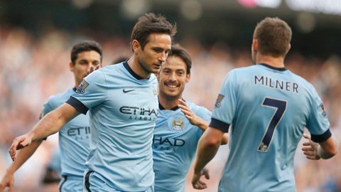 Lampard (trái) sẽ tiếp tục tỏa sáng để mang về chiến thắng cho Man City?