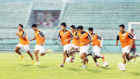 U19 Việt Nam: Trời mưa thì mặc trời mưa U19 Việt Nam: Trời mưa thì mặc trời mưa