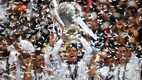 Ronaldo liều mạng với sự nghiệp của mình Ronaldo liều mạng với sự nghiệp của mình
