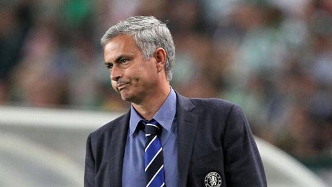 Mourinho từ chối so sánh Chelsea với “Arsenal bất bại” Mourinho từ chối so sánh Chelsea với “Arsenal bất bại”