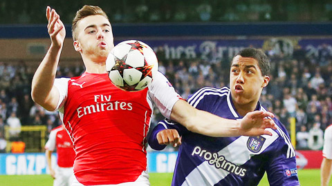 Hàng thủ vẫn là nỗi phiền muộn lớn nhất của Wenger Hàng thủ vẫn là nỗi phiền muộn lớn nhất của Wenger