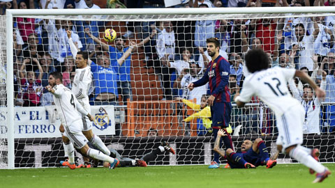 Real Madrid dễ dàng hạ Barcelona: Kinh điển đảo chiều Real Madrid dễ dàng hạ Barcelona: Kinh điển đảo chiều