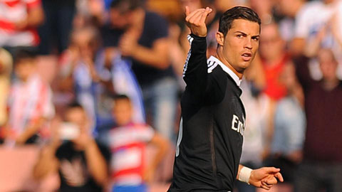 Ronaldo lập kỳ tích ghi bàn trong 12 trận liên tiếp Ronaldo lập kỳ tích ghi bàn trong 12 trận liên tiếp
