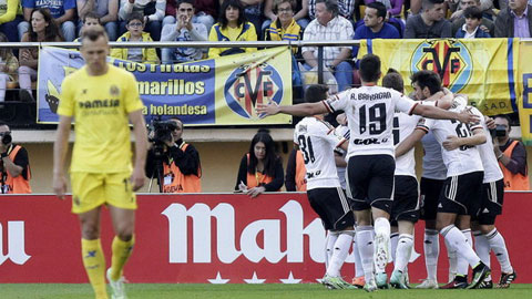 Vòng 10 La Liga 2014/15: Valencia đẩy Barca xuống thứ 4 Vòng 10 La Liga 2014/15: Valencia đẩy Barca xuống thứ 4