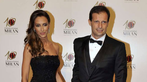 Vì Juve, HLV Allegri đá người mẫu Playboy Vì Juve, HLV Allegri đá người mẫu Playboy