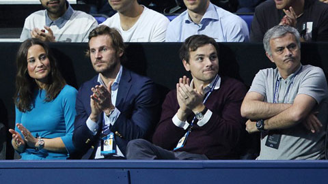 Jose Mourinho bị la ó khi xem Murray đấu với Federer Jose Mourinho bị la ó khi xem Murray đấu với Federer