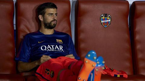 Pique bác bỏ khả năng rời Barca Pique bác bỏ khả năng rời Barca