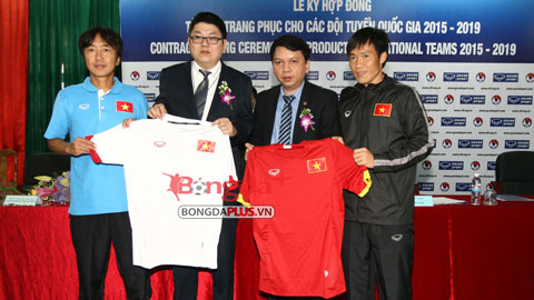 Chùm ảnh: Lễ ký hợp đồng tài trợ trang phục cho các ĐTQG với nhà tài trợ Grand Sport Chùm ảnh: Lễ ký hợp đồng tài trợ trang phục cho các ĐTQG với nhà tài trợ Grand Sport