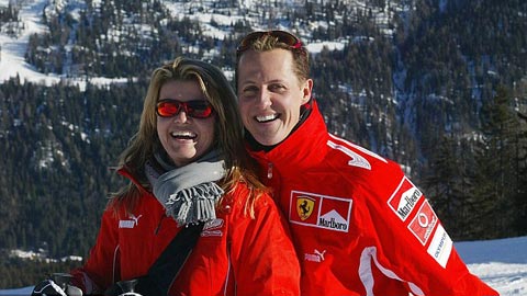 Schumacher ngồi liệt trên xe lăn, không nói được thành tiếng Schumacher ngồi liệt trên xe lăn, không nói được thành tiếng