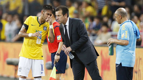 Brazil thắng trận thứ 6 liên tiếp: Selecao đúng kiểu Dunga Brazil thắng trận thứ 6 liên tiếp: Selecao đúng kiểu Dunga
