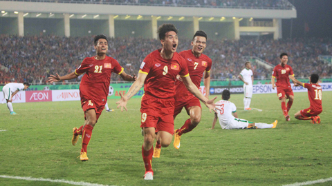 Bóng sệt và “con bài tẩy” Công Vinh Bóng sệt và “con bài tẩy” Công Vinh