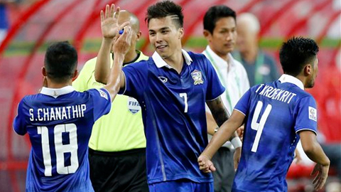 Thái Lan 3-2 Malaysia: Ngược dòng ngoạn mục, Thái Lan vào bán kết Thái Lan 3-2 Malaysia: Ngược dòng ngoạn mục, Thái Lan vào bán kết