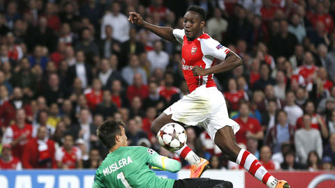 Hàng công Arsenal: Sức ép đè nặng lên Welbeck Hàng công Arsenal: Sức ép đè nặng lên Welbeck