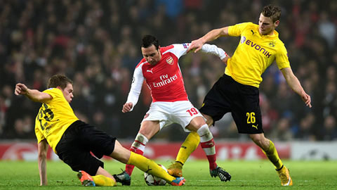Santi Cazorla: Kiến trúc sư của chiến thắng! Santi Cazorla: Kiến trúc sư của chiến thắng!