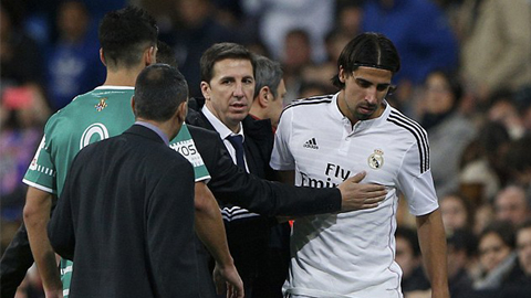 Khedira đã bình phục sau khi bị chấn động não Khedira đã bình phục sau khi bị chấn động não