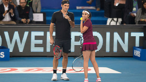 Federer và Djokovic tại IPTL: Kẻ cười, người khóc Federer và Djokovic tại IPTL: Kẻ cười, người khóc