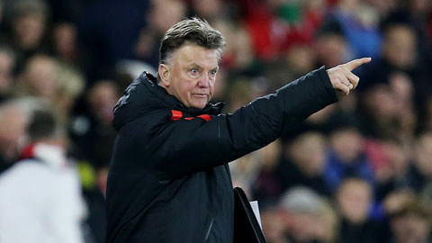 HLV Louis van Gaal cần mạnh dạn loại bỏ sơ đồ 3-5-2