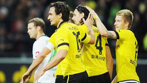 Bộ ba Hummels, Subotic và Reus đang là hàng hot tại phiên chợ Đông 2015
