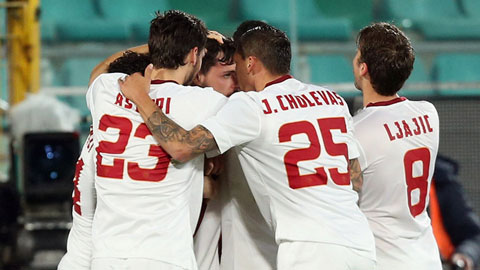 Roma chỉ có được trận hòa 1-1 trước Palermo