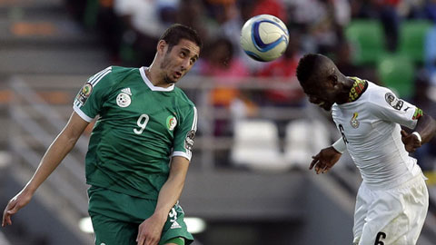 Gyan (phải) ghi bàn duy nhất đem về 3 điểm cho Ghana
