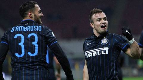 Tân binh Shagiri (phải) sẽ giúp Inter có 3 điểm ra về
