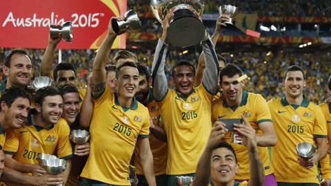Australia đi vào lịch sử với tư cách là đội bóng đầu tiên ngoài châu Á vô địch Asian Cup