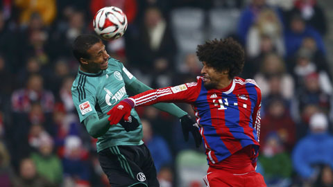 Bayern (áo sọc) lần đầu tiên không thắng trên sân nhà mùa này
