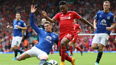 Đang thăng hoa, Liverpool (giữa) đủ sức vùi dập đối thủ ngay tại Goodison Park