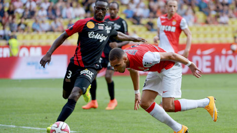 Kurzawa (phải) và đồng đội sẽ gặp nhiều khó khăn trước Guingamp