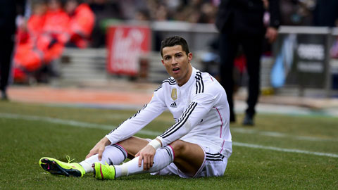 Ronaldo chơi cực kỳ mờ nhạt, vật vờ và đây là một trong những lý do khiến Real thảm bại 0-4 trước Atletico