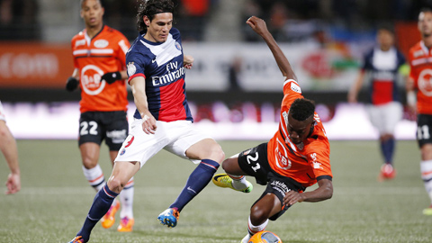 Caen chưa phải đối thủ khiến Cavani (trái) và đồng đội e ngại