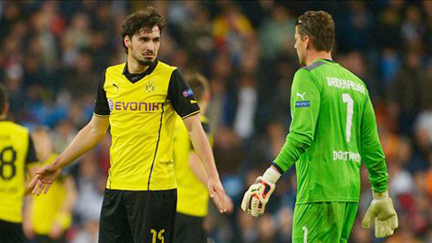 Trước Juventus, Hummels (trái) và hàng phòng ngự Dortmund đã không thể đứng vững