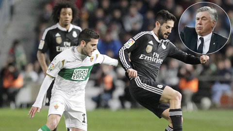 Isco (áo sẫm) là nhân tố quyết định giúp Real thi đấu thành công với sơ đồ 4-4-2