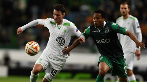 Wolfsburg (áo trắng) cũng là một trong những ứng viên tiềm tàng cho chức vô địch