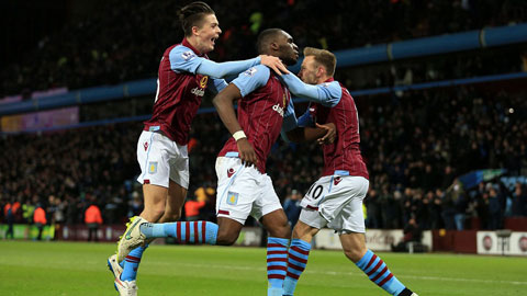 Niềm vui chiến thắng của các cầu thủ Aston Villa