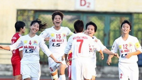 Niềm vui của đội Hà Nội I khi giành trận thắng đậm trước các đàn em ở Hà Nội II.
