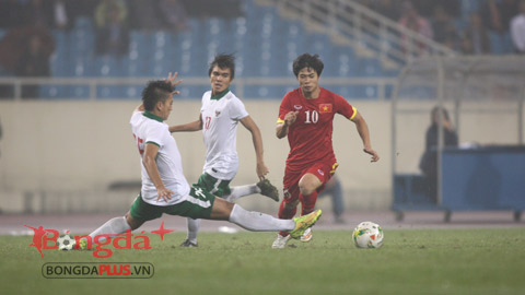 Công Phượng và các đồng đội Olympic Việt Nam đã có hiệp 2 đầy khởi sắc - Ảnh: Minh Tuấn 