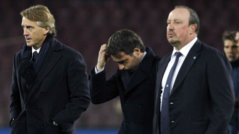 HLV Mancini tránh được thất bại trước người đồng nghiệp Benitez