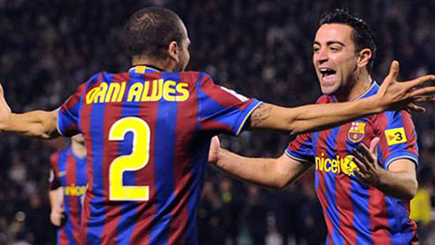 Alves và Xavi sẽ chia tay Barca cuối mùa giải này